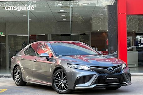 Silver 2023 Toyota Camry Sedan Sl Hybrid