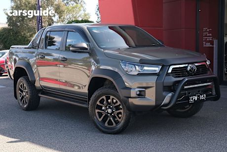 Bronze 2023 Toyota Hilux Ute Tray ROGUE 4X4