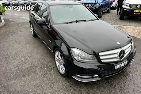 Black 2011 Mercedes-Benz C-CLASS Sedan C200 BLUEEFFICIENCY AVANTGARDE R