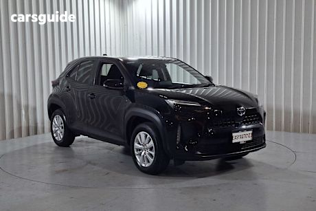 Black 2022 Toyota Yaris Cross Wagon Gxl