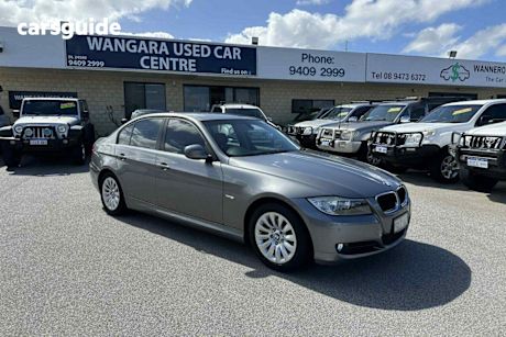 Silver 2009 BMW 320I Sedan Executive