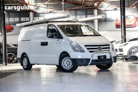 White 2015 Hyundai Iload Commercial R