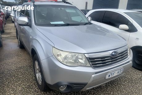 Silver 2009 Subaru Forester SUV XS