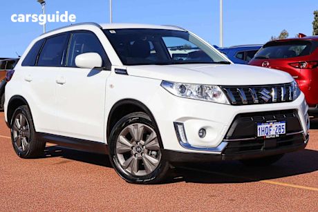 White 2022 Suzuki Vitara SUV F