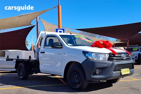 White 2017 Toyota Hilux Ute Tray WORKMATE R