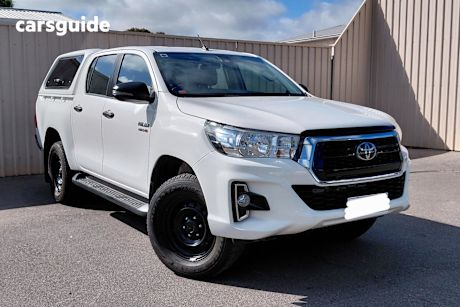 White 2020 Toyota Hilux Ute Tray SR 4X4