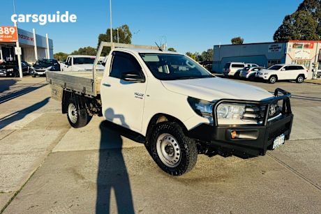 White 2016 Toyota Hilux Ute Tray SR 4X4