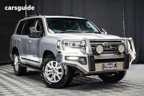 Silver 2018 Toyota Landcruiser Wagon Sahara (4X4)