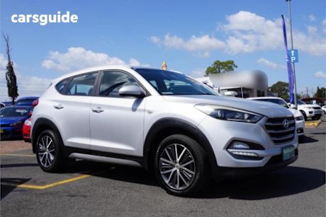 Silver 2016 Hyundai Tucson SUV ACTIVE X F