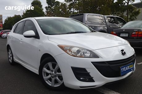 White 2010 Mazda 3 Hatchback Maxx Sport