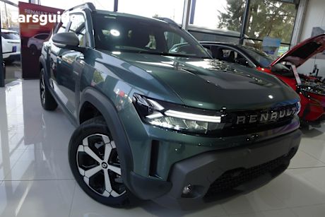 Green 2025 Renault Duster SUV TECHNO F