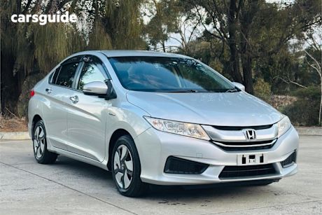 Silver 2015 Honda Grace Sedan HYBRID LX