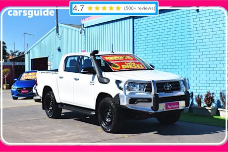 White 2017 Toyota Hilux Ute Tray SR 4X4
