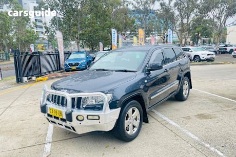 Grey 2013 Jeep Grand Cherokee Wagon Laredo (4X4)
