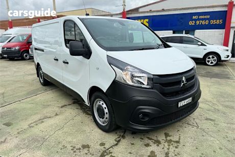 White 2022 Mitsubishi Express Commercial GLX+