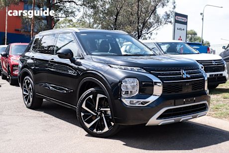 Black 2024 Mitsubishi Outlander SUV PHEV EXCEED 4X4