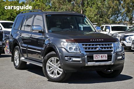 Grey 2018 Mitsubishi Pajero SUV EXCEED 4X4