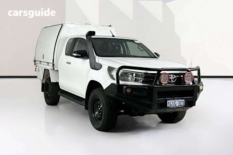 White 2017 Toyota Hilux X Cab Utility Sr (4X4)