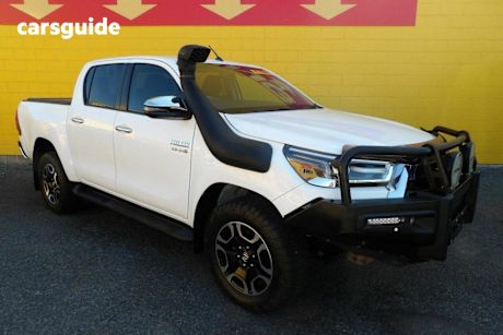 White 2020 Toyota Hilux Double Cab Pick Up Sr5 (4X4)