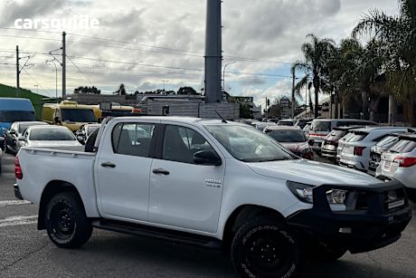 White 2020 Toyota Hilux Double Cab Pick Up Sr (4X4)