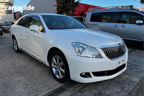 White 2010 Toyota Crown Sedan MAJESTA