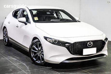 White 2025 Mazda Mazda3 Hatch G20 EVOLVE F