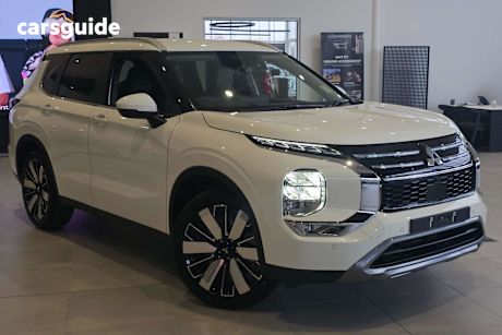 White 2025 Mitsubishi Outlander SUV ASPIRE F