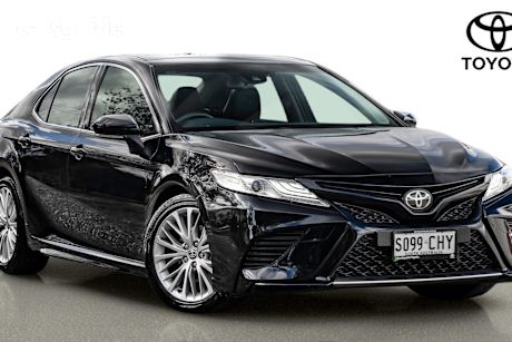 Black 2020 Toyota Camry Sedan SL F