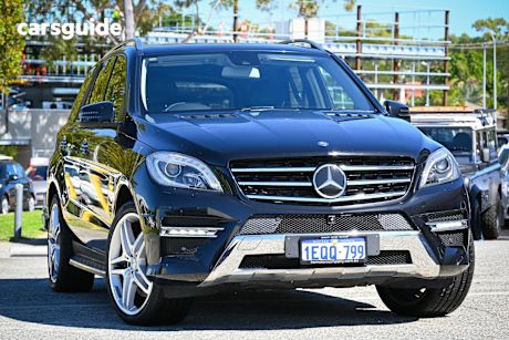 Black 2014 Mercedes-Benz ML SUV ML400 4X4