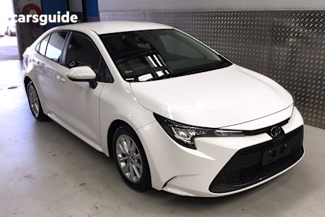 White 2021 Toyota Corolla Sedan ASCENT SPORT F