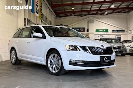 White 2019 Skoda Octavia Wagon 110 Tsi