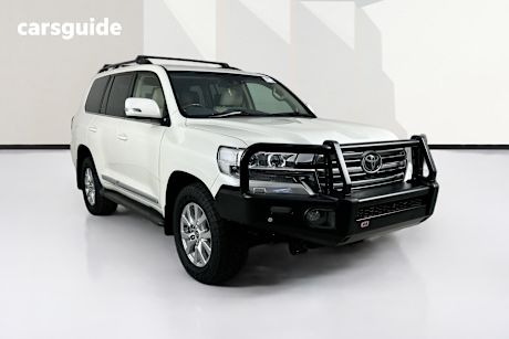 White 2018 Toyota Landcruiser Wagon Sahara (4X4)