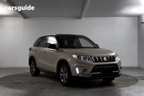 Beige 2024 Suzuki Vitara SUV F