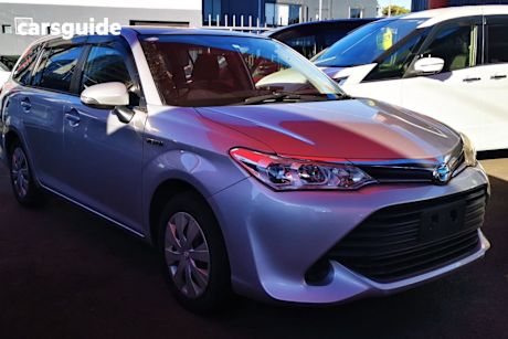 Silver 2017 Toyota Corolla SUV FIELDER HYBRID G