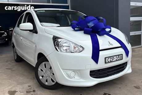 White 2015 Mitsubishi Mirage Hatch ES F