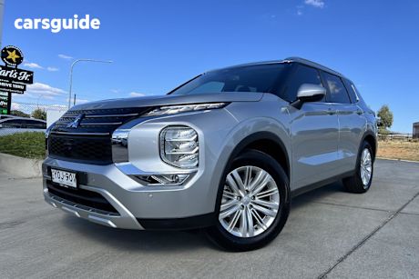 Silver 2023 Mitsubishi Outlander Wagon Ls 7 Seat (2Wd)