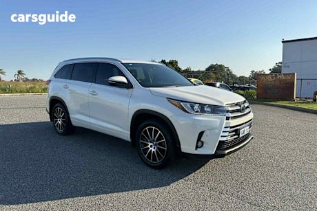 White 2018 Toyota Kluger Wagon Grande (4X4)