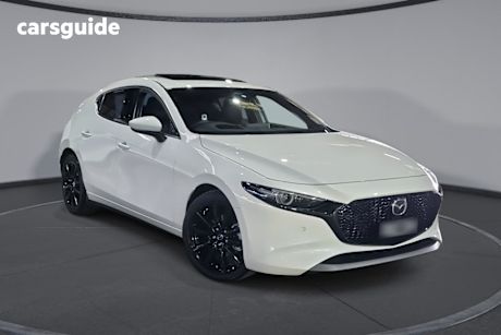 White 2024 Mazda Mazda3 Hatch G25 ASTINA F