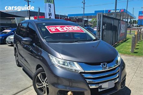 Grey 2015 Honda Odyssey Wagon Vti-L