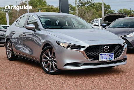Silver 2019 Mazda Mazda3 Sedan G20 EVOLVE F