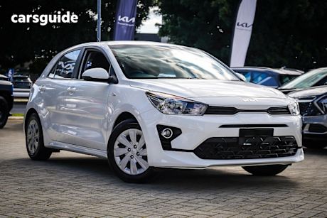 White 2023 Kia RIO Hatchback S