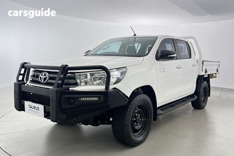White 2016 Toyota Hilux Ute Tray SR 4X4