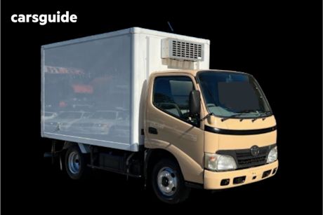 Beige 2008 Toyota Dyna OtherCar