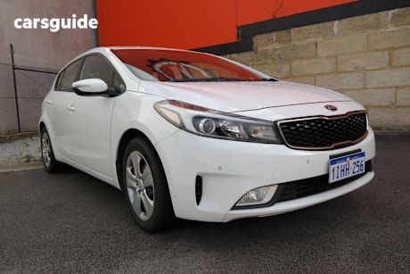 White 2018 Kia Cerato Hatch S F