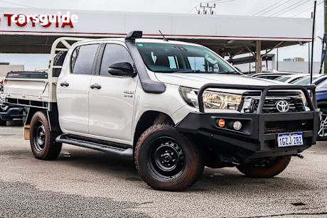 White 2019 Toyota Hilux Ute Tray SR 4X4
