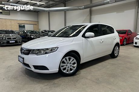 White 2011 Kia Cerato Hatch S F