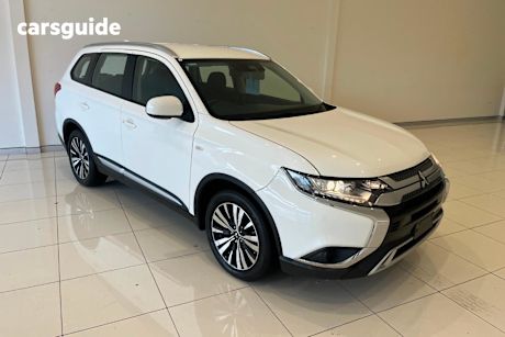 White 2018 Mitsubishi Outlander Wagon Es Adas 5 Seat (2Wd)
