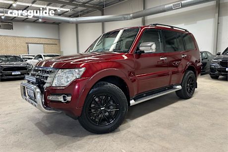 Red 2018 Mitsubishi Pajero SUV GLX 4X4