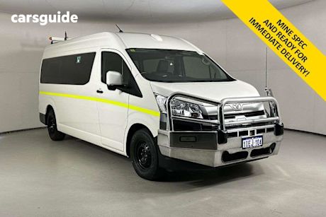 White 2024 Toyota HiAce Bus Slwb Commuter (12 Seats)
