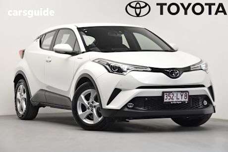 White 2019 Toyota C-HR Wagon (Awd)
